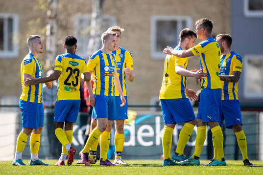 Eskilsminnes Filip Lundeberg jublar