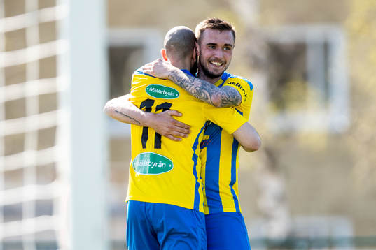 Eskilsminnes Akram Mansour jublar