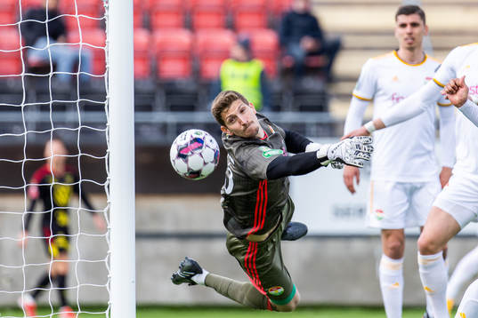 Östersunds Ludvig Fritzson (ej i bild) gör 1-0 bakom