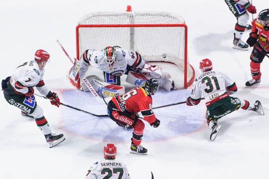 Luleås Pontus Andreasson sätter 2-1 bakom Frölundas
