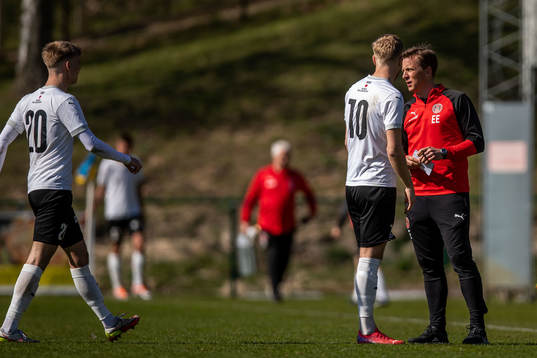 Hittarps tränare Erik Edman