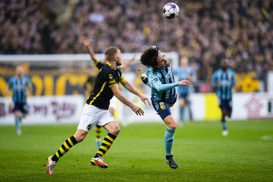 s Sebastian Larsson och Djurgårdens Gustav Wikheim