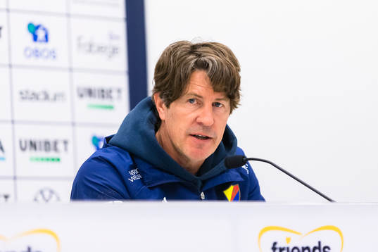 Djurgårdens tränare Thomas Lagerlöf svarar på frågor
