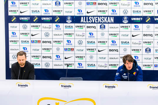 s tränare Bartosz Grzelak och Djurgårdens tränare Thomas