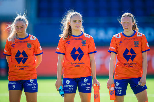 Daniela Dögg Gudnadottir, Guro Hammer Røn and Helle Olsen