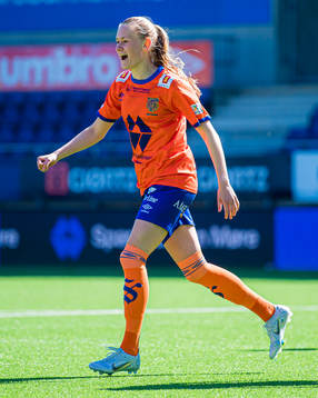 Nora Harnes Håheim of AaFK Fortuna celebrates