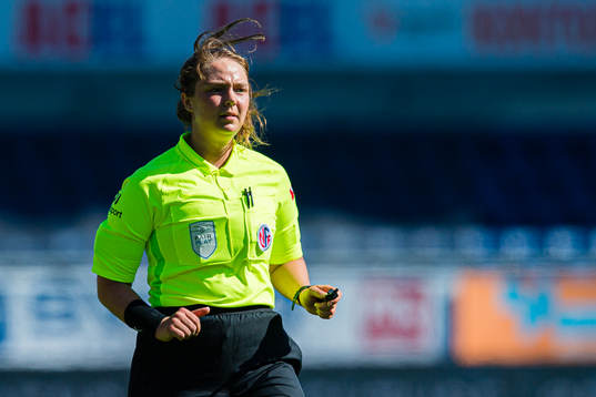 Mariell Hatlelid Naustdal, referee