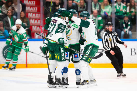 Färjestads spelare jublar