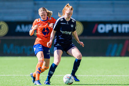 Helle Olsen Rindal of AaFK Fortuna and Anna Isabella