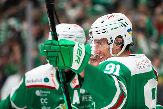 Rögles Adam Tambellini jublar