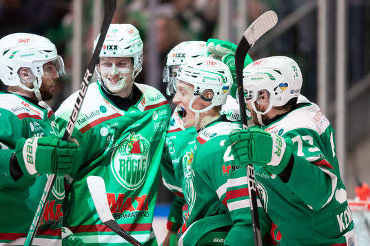 Rögles Oliver Tärnström jublar