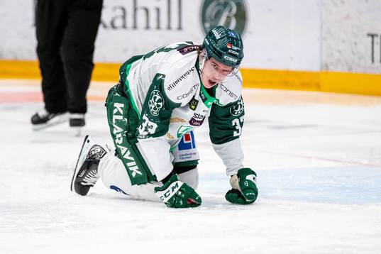 Färjestads Albert Johansson har ont