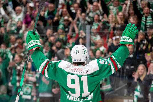 Rögles Adam Tambellini jublar