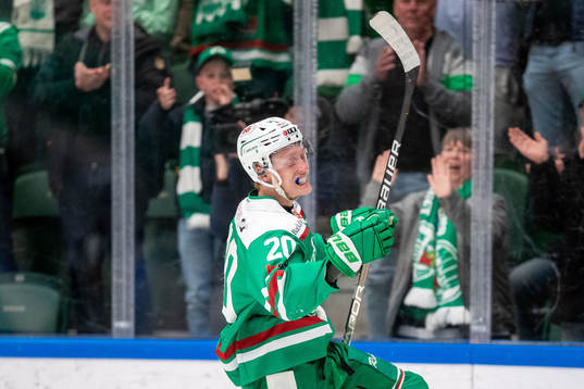 Rögles Oliver Tärnström jublar