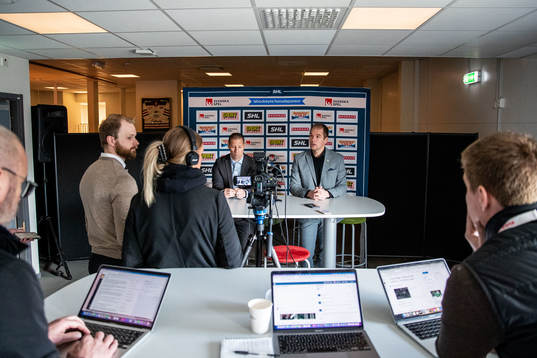 Rögles tränare Cam Abbott och Färjestads tränare Tomas