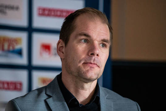 Färjestads tränare Tomas Mitell vid presskonferensen