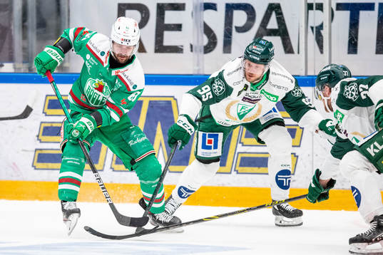 Rögles Ludvig Larsson och Färjestads Jacob de la Rose