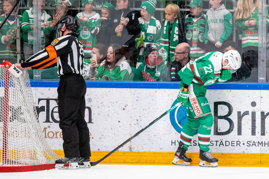 Rögles Samuel Jonsson har ont