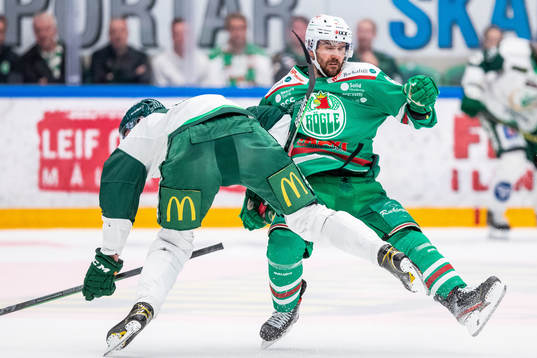 Färjestads Victor Ejdsell och Rögles Ludvig Larsson