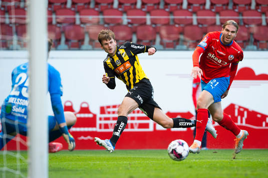 Häckens Oscar Uddenäs och Helsingborgs Charlie Weberg