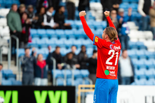 Helsingborgs Charlie Weberg jublar