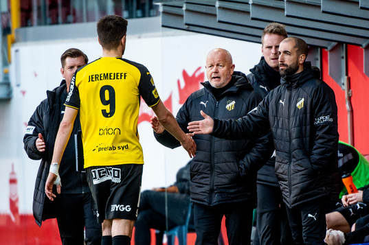 Häckens tränare Per-Mathias Høgmo och övriga ledare