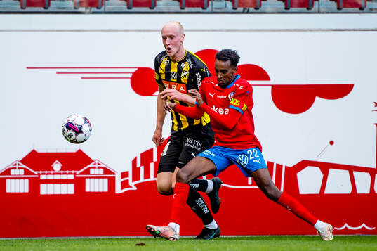 Häckens Valgeir Fridriksson mot Helsingborgs Taha Ali