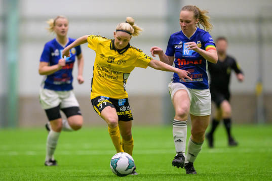 Elfsborgs Sara Jardving och Mariedals Sandra Gunnarsson