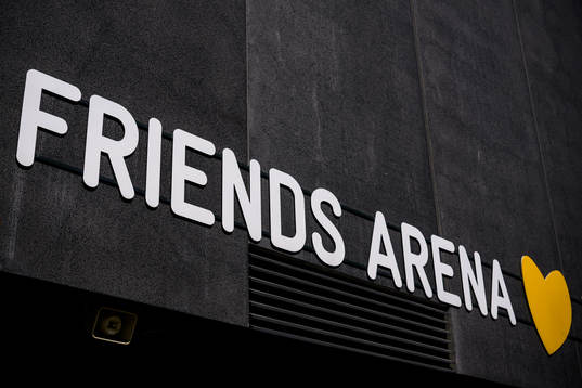 Friends Arenas skylt