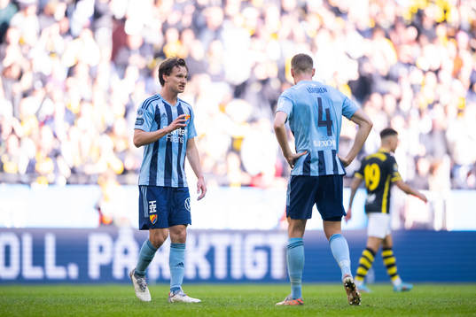 Djurgårdens Hjalmar Ekdal och Jesper Löfgren deppar