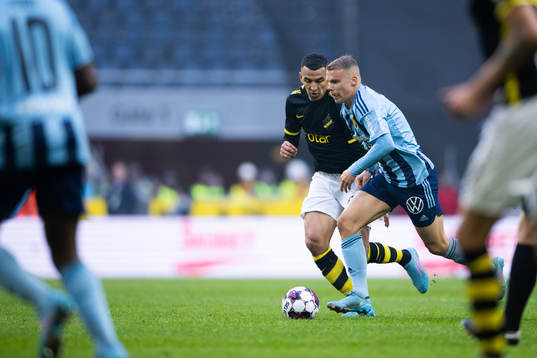 s Nabil Bahoui och Djurgårdens Elias Andersson