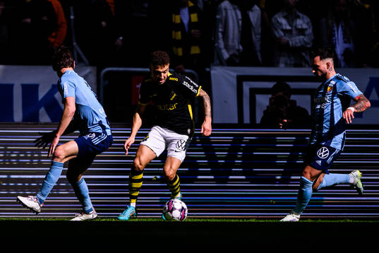 s Jordan Larsson mot Djurgårdens Hjalmar Ekdal och Sead