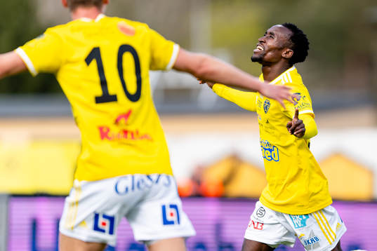 Falkenbergs Godwin Aguda jublar