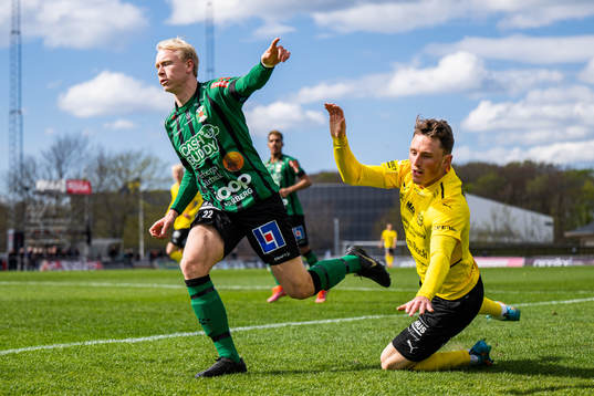 Varbergs André Boman och Mjällbys Noah Persson