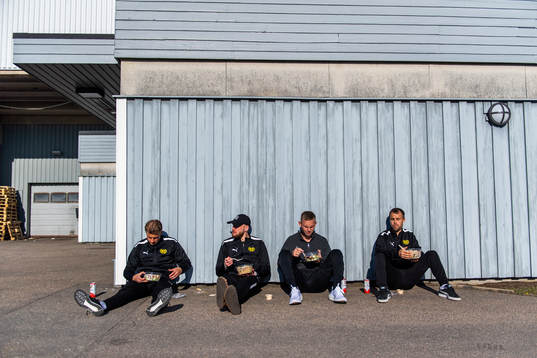 Mjällbys spelare äter