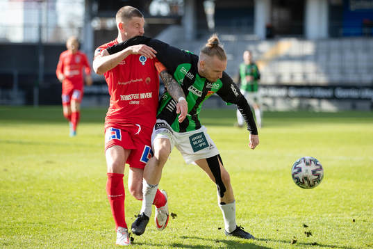 Åtvidabergs Josh Bragg och GAIS Jonas Lindberg