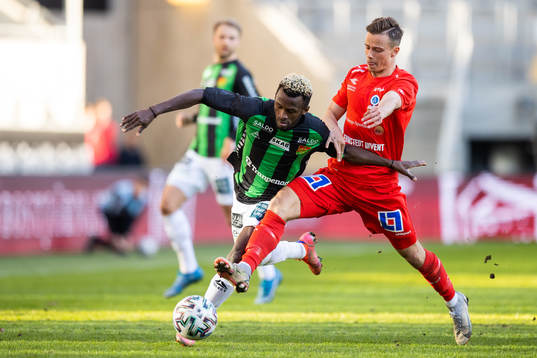 GAIS Rickard Emeka Friday och Åtvidabergs Benjamin Tannus