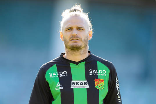 GAIS Jonas Lindberg på line up innan fotbollsmatchen i