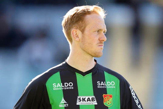 GAIS Viktor Krüger på line up innan fotbollsmatchen i