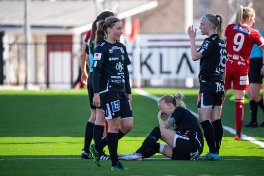 Örebros Nathalie Hoff Persson har ont