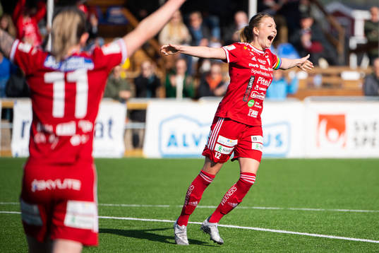 Bläddra bland fler bilder av Fotboll, Damallsvenskan, Piteå - Örebro
