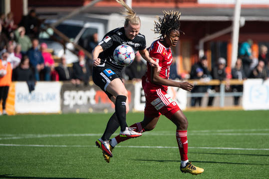 Örebros Berglind Ros Augustdottir och Piteås Anam Imo