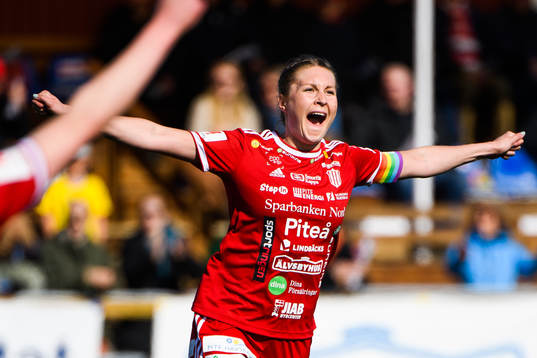 Piteås Fanny Andersson jublar