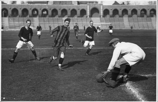 Fotboll, Första Fotbollen. AIK - Hammarby 24/4. 1922.