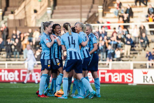 Djurgårdens Hayley Dowd jublar