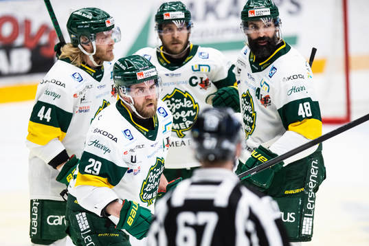 Björklövens Alexander Wiklund jublar