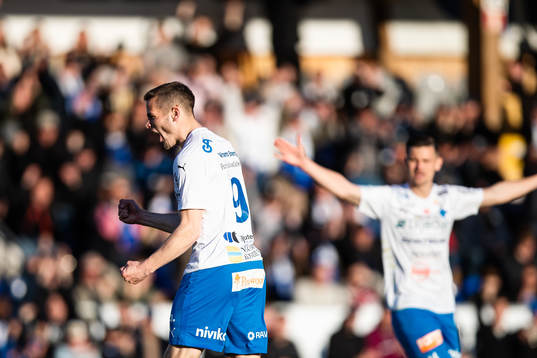 Värnamos Oscar Johansson jublar