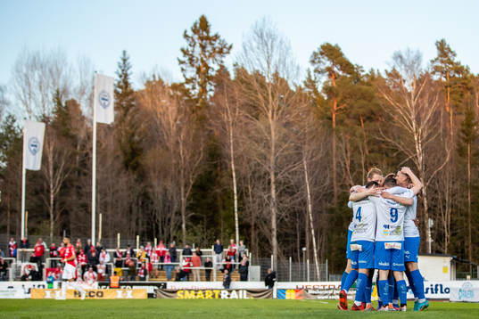 Värnamos spelare jublar