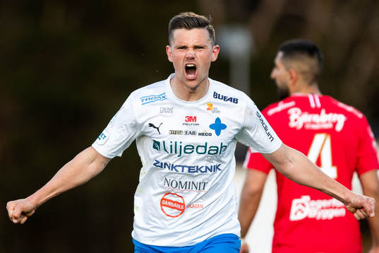 Värnamos Marcus Antonsson jublar