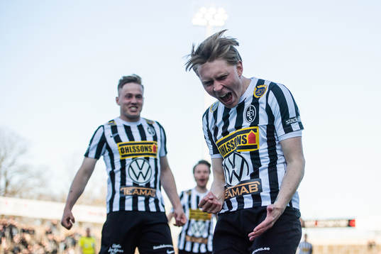 Landskronas Adam Egnell jublar